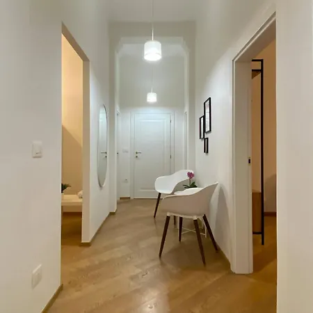 Apartment Porta Nova, By Short Holidays *
