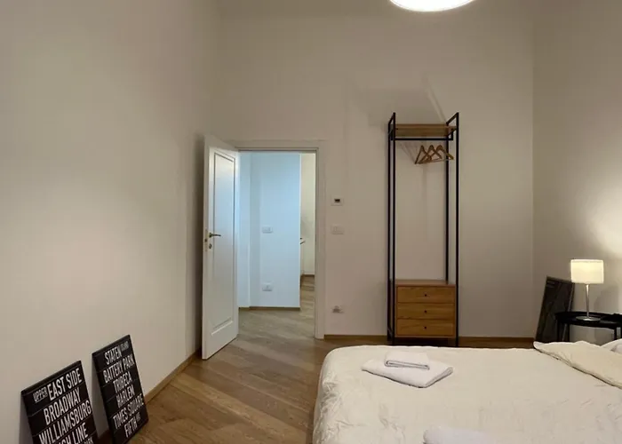 Porta Nova, By Short Holidays *