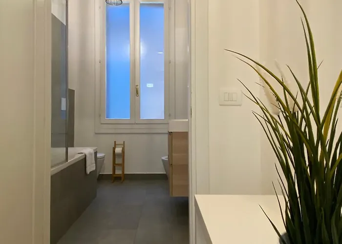 Porta Nova, By Short Holidays *