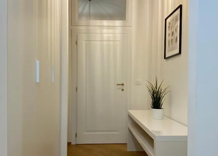 Porta Nova, By Short Holidays