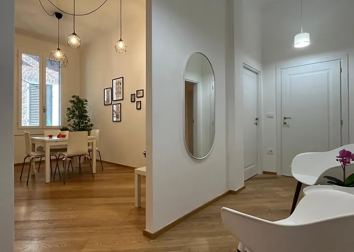 Porta Nova, By Short Holidays *